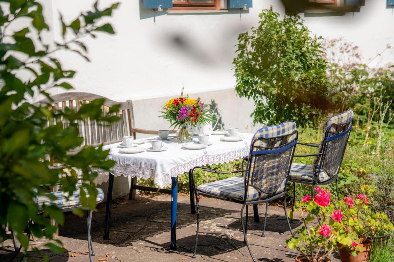 Landhauswohnung Mit Wildromantischem Garten Füssen Dış mekan fotoğraf